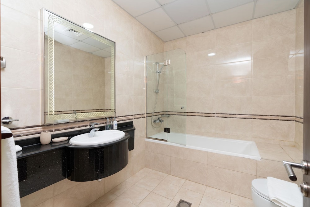 4BR Maid Penthouse w Pool and Jacuzzi
