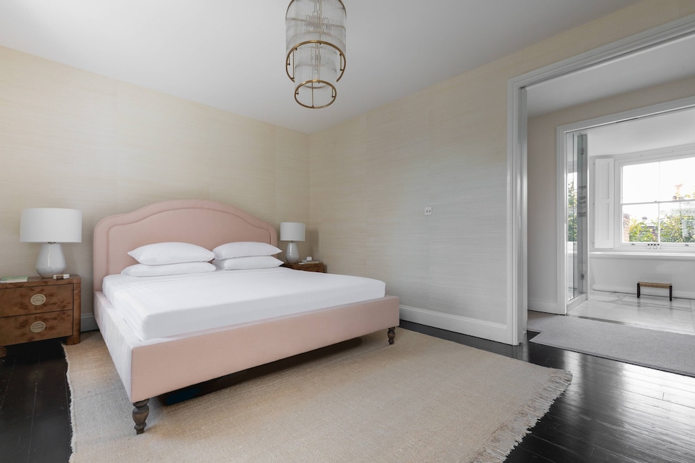 Edith Grove Viii by Onefinestay