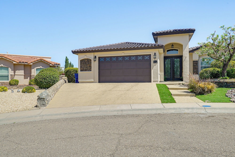 Family-friendly El Paso Home: Hike, Shop & Explore