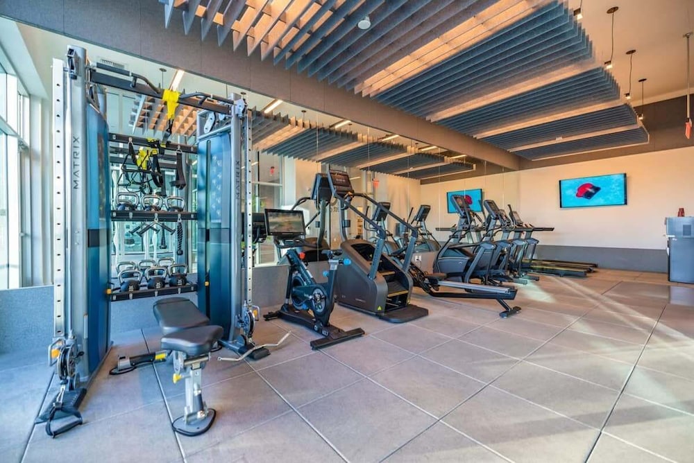 @ Marbella Lane - Grand 2BR w/ Beach & Ocean Views