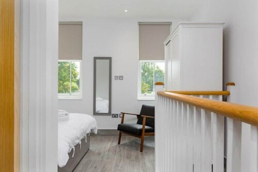 The Lion Gate Apartments view 2