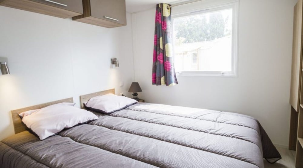 Mobile Home in Serignan With Great Pool Area
