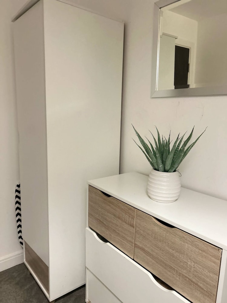 The Dyche - Central Manchester Spacious Apartment - Local Attractions