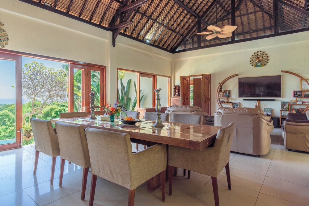 Bougainville Hill Villa