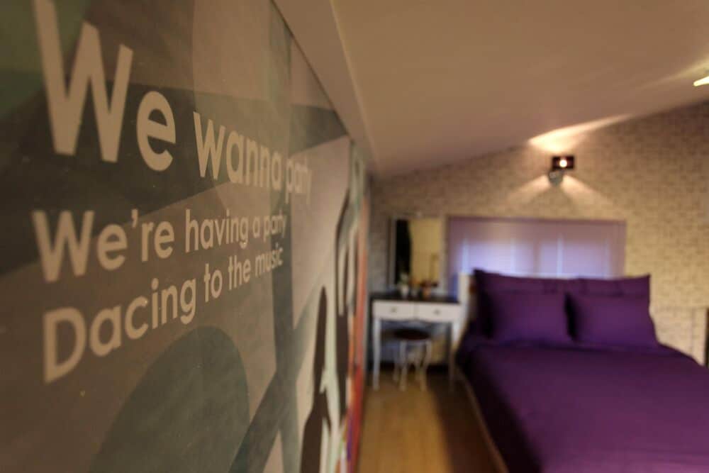 hotel room