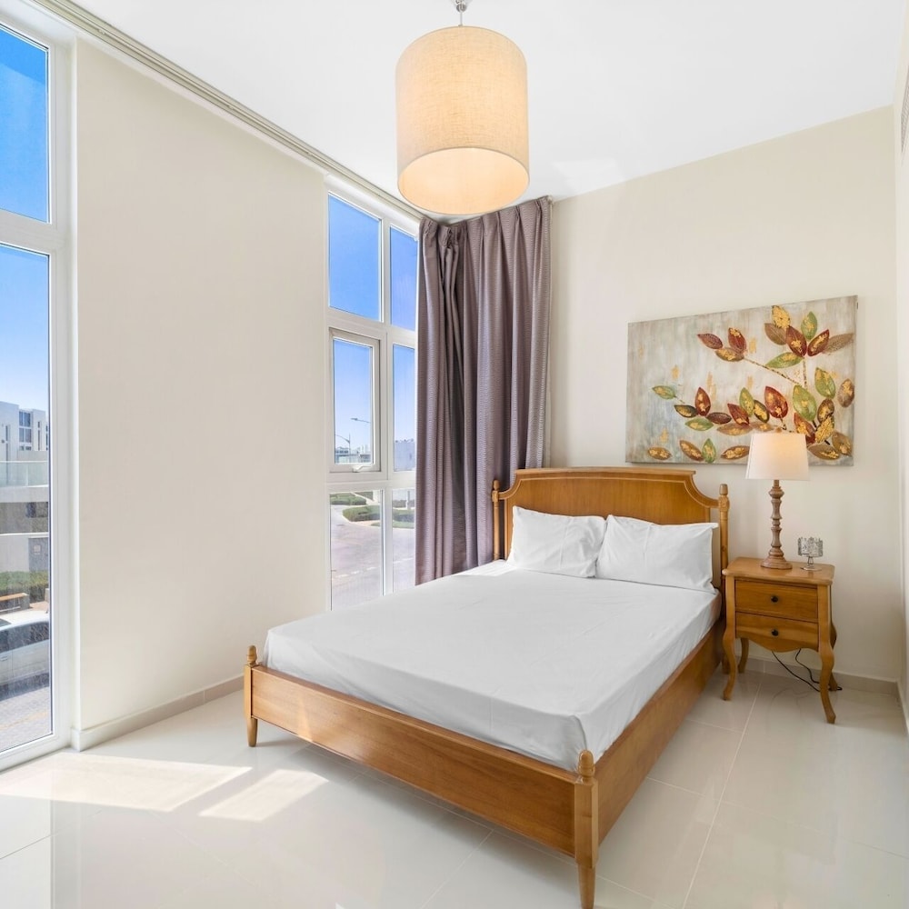Modern 3BR townhouse in Damac Hills 2