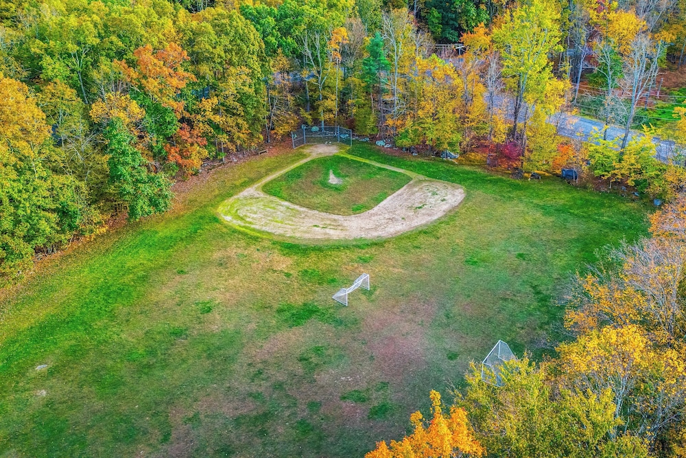 Private Yard, Playset: Family Home in Penn Estates