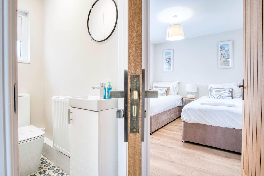 Seascape Retreat - 3 Bedroom Flat - Porthcawl