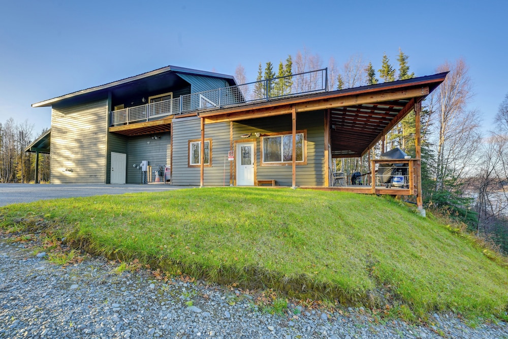 Kenai River Views & Access: Soldotna Apartment!