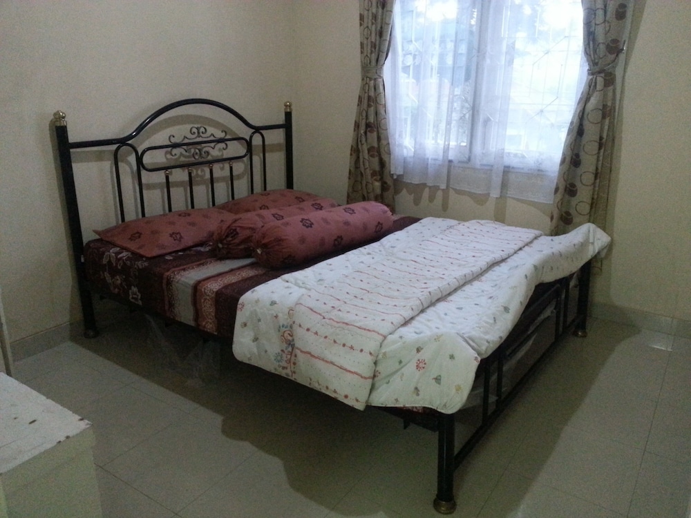 Villa Kota Bunga Cosmos