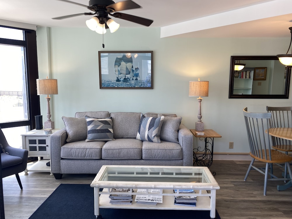 Sedgefield 102 by RedAwning