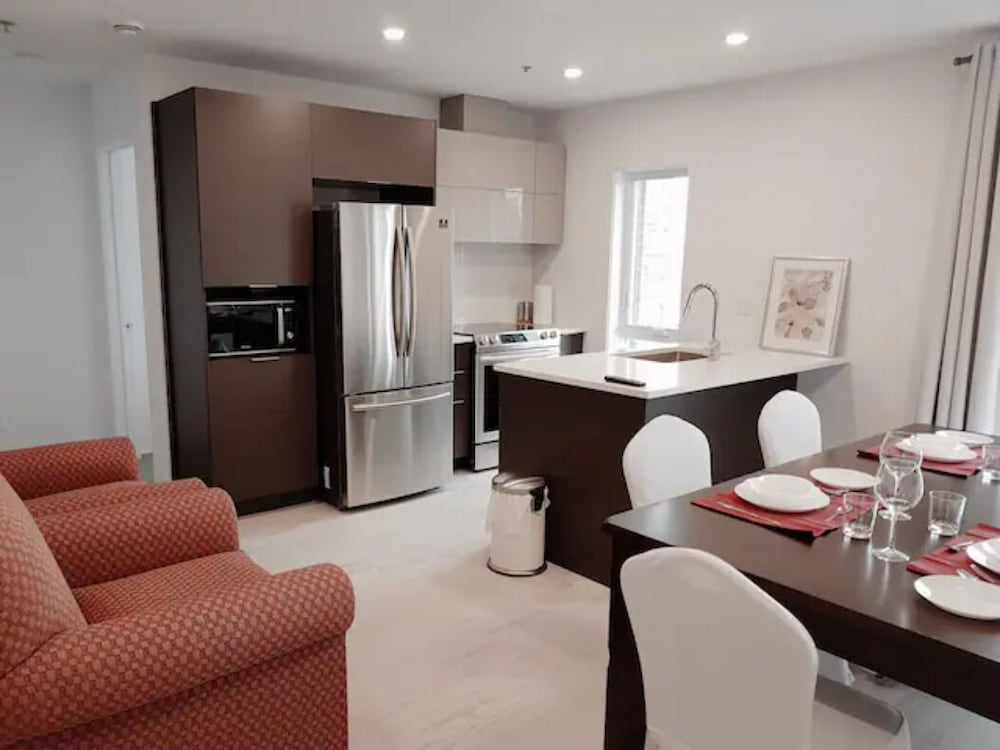 2001 Av. Beaconsfield