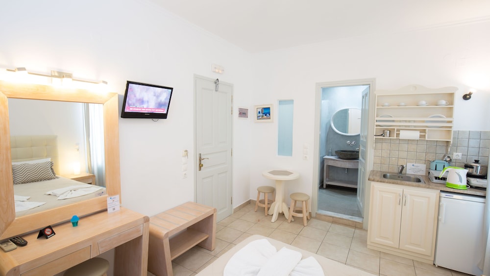Erato Apartments