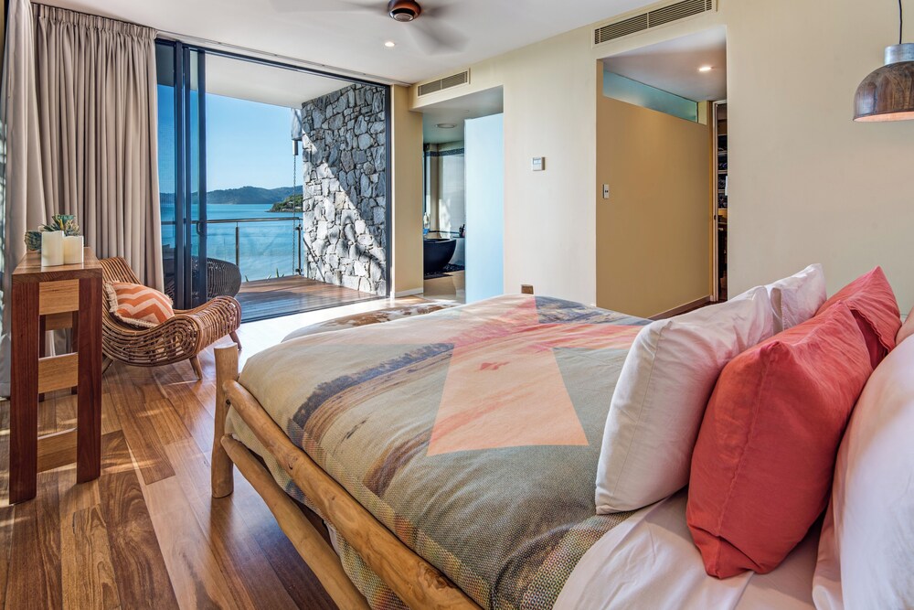 Edge 18 Waterfront Luxury
