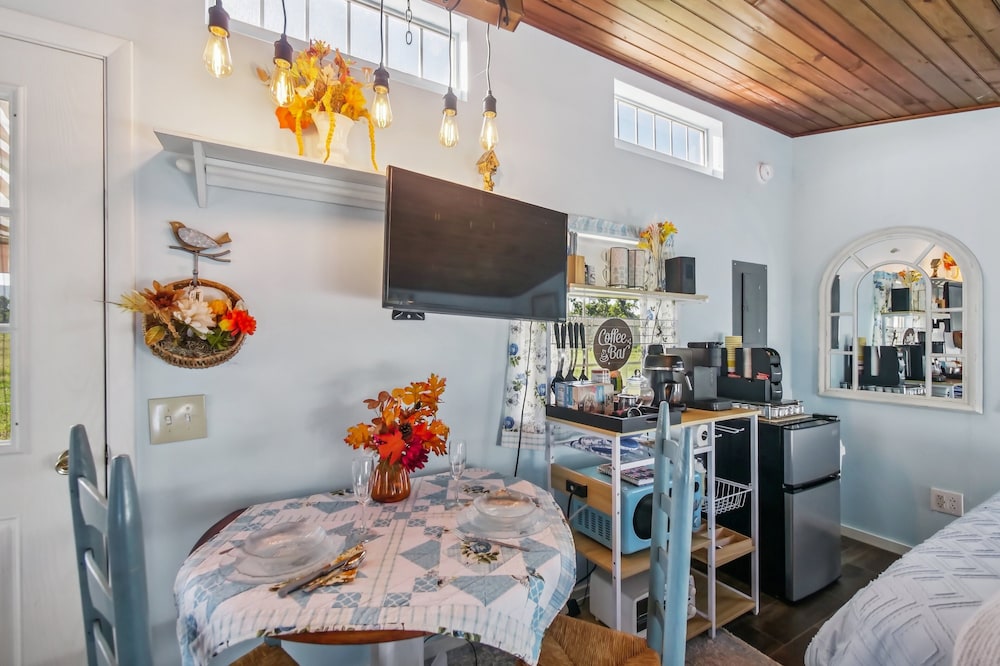 Cozy Tiny Home Retreat On Shenandoah Valley Farm 1 Bedroom Cabin