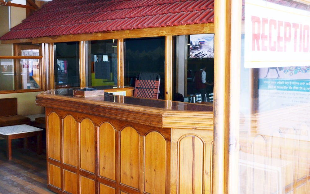 Lobby & Reception
