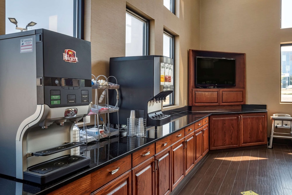 Hagerstown Vacations - Comfort Suites - Property Image 6