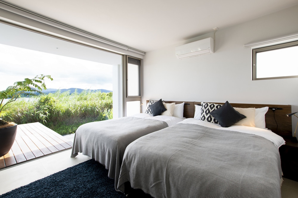 KOURI VILLA Indigo view 3