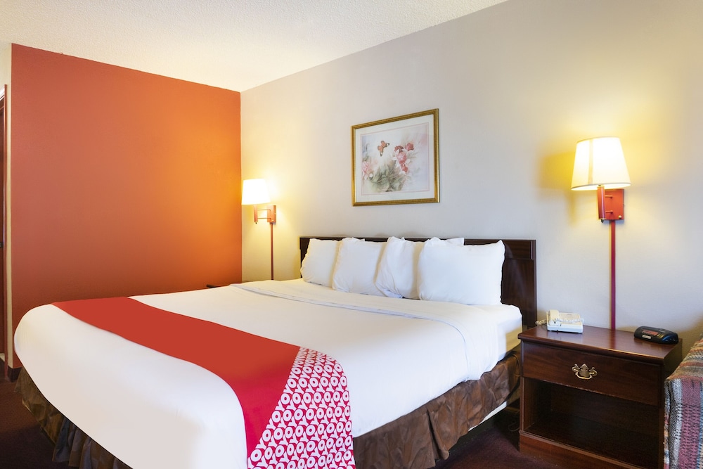 Days Inn by Wyndham Adairsville view 5