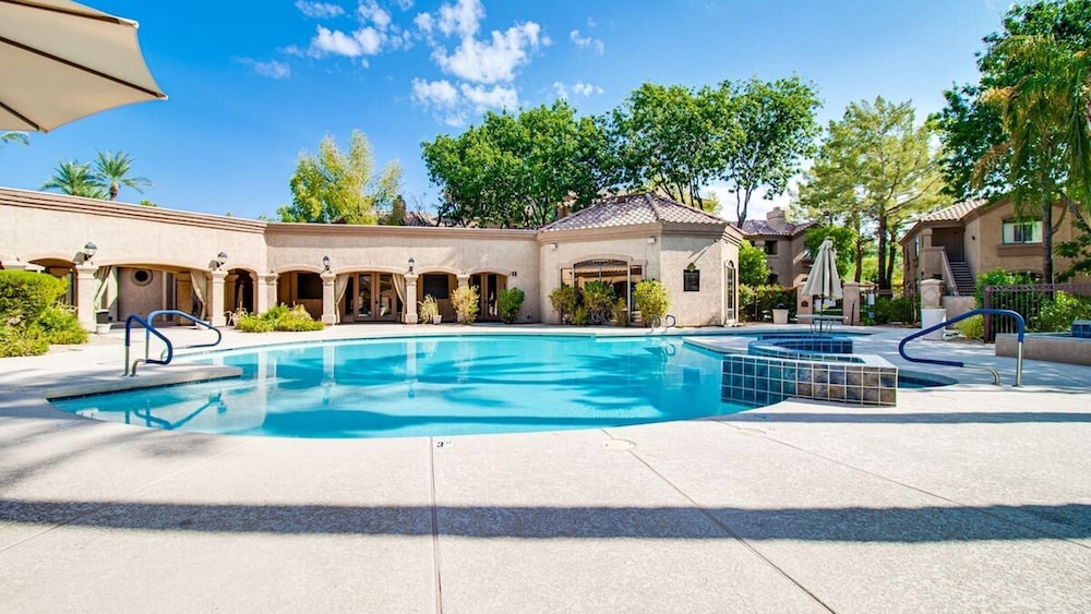 New Listing! Remodeled Condo in North Scottsdale!