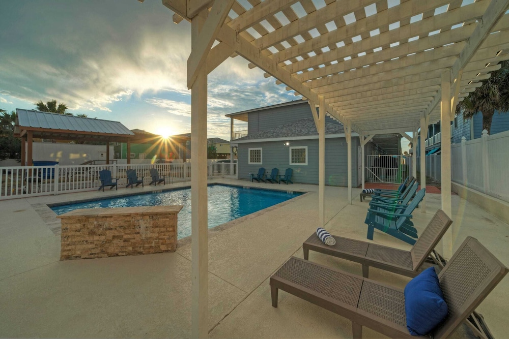 2 Condos at Costa Bahia Sleeps 14, Walk to Beach