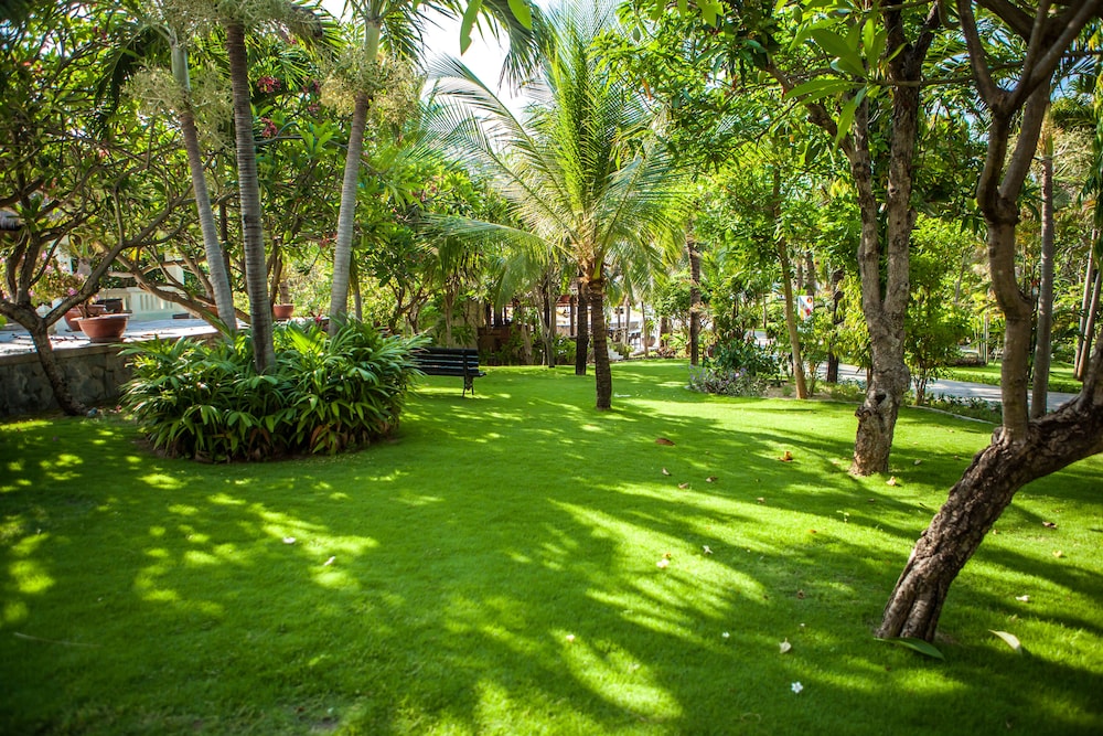 Allezboo Beach Resort & Spa