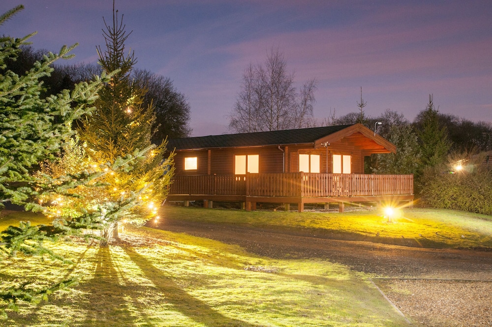 Winchester Vacations - South Winchester Lodges - Property Image 4