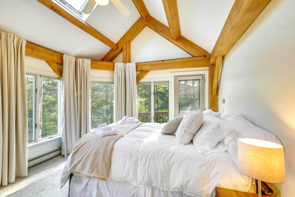Waterfront West Bath Rental w/ Screened-in Porch! view 4