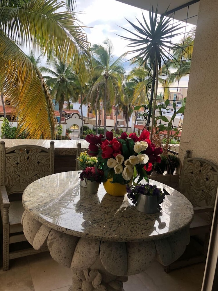Condominio Hacienda del Sol