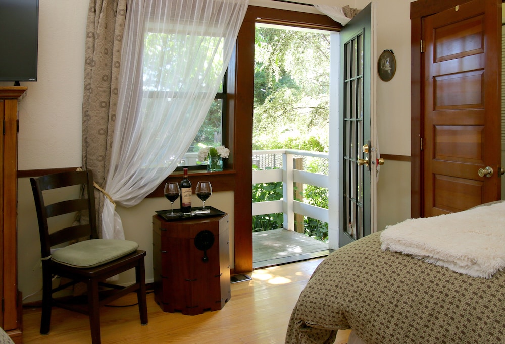 The Giraffe Inn at Old Parks Manor - Property Image 19