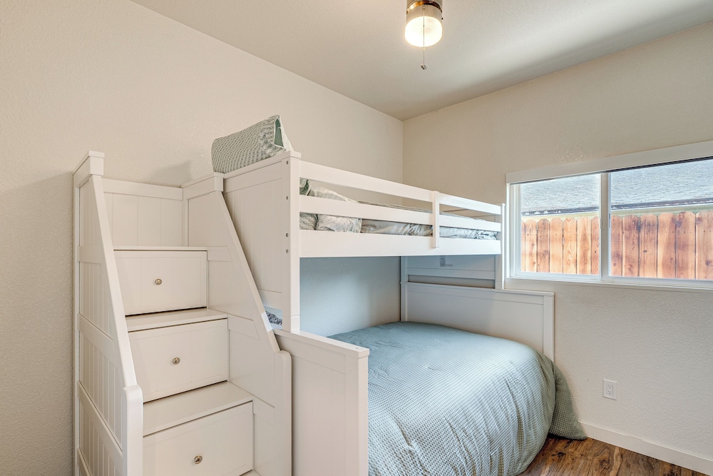 2 Mi to Dtwn: Home w/ Private Pool in Sacramento