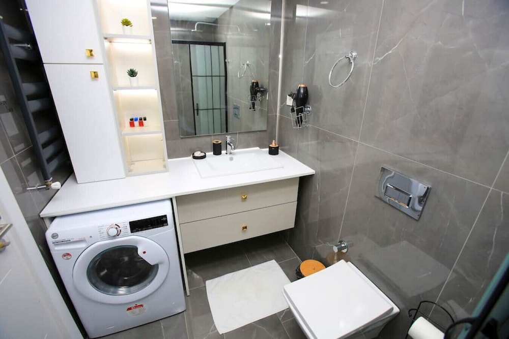 Lovely 2-bedroom Apartment in Basaksehir