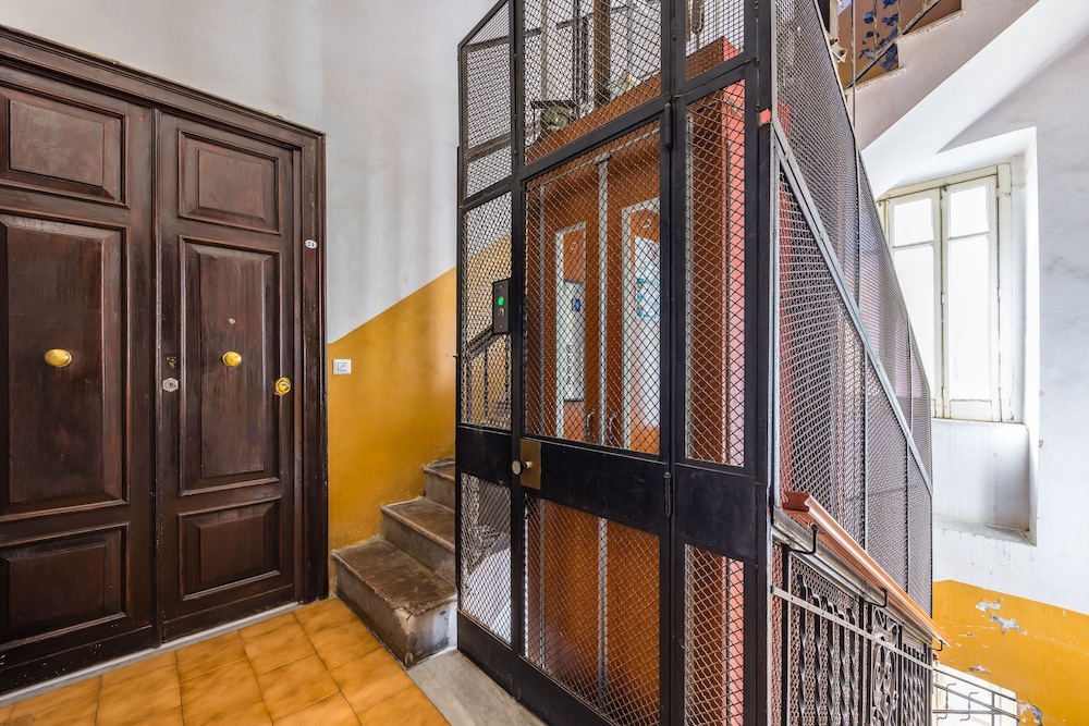 Sunny Panoramic Apartment by Napoliapartments