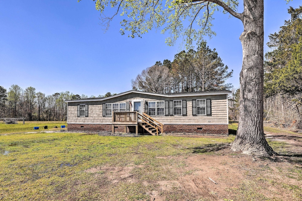 Arapahoe Home w/ Fireplace Near Deer Hunting view 3