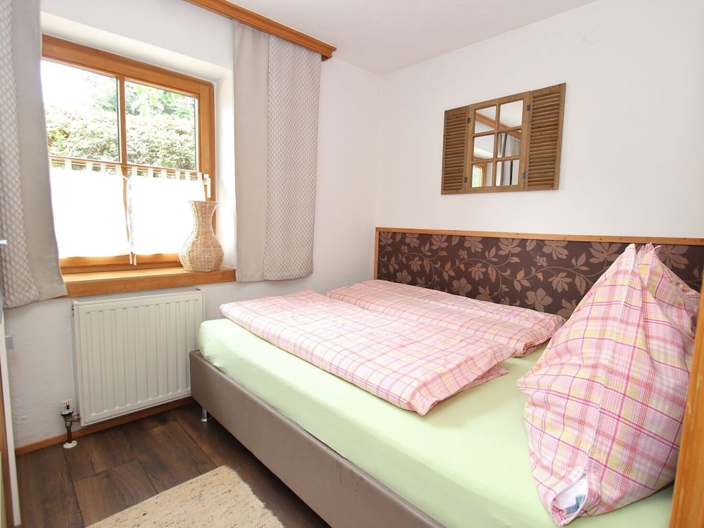 Peaceful Apartment in Salzburg Near Ski Area view 3