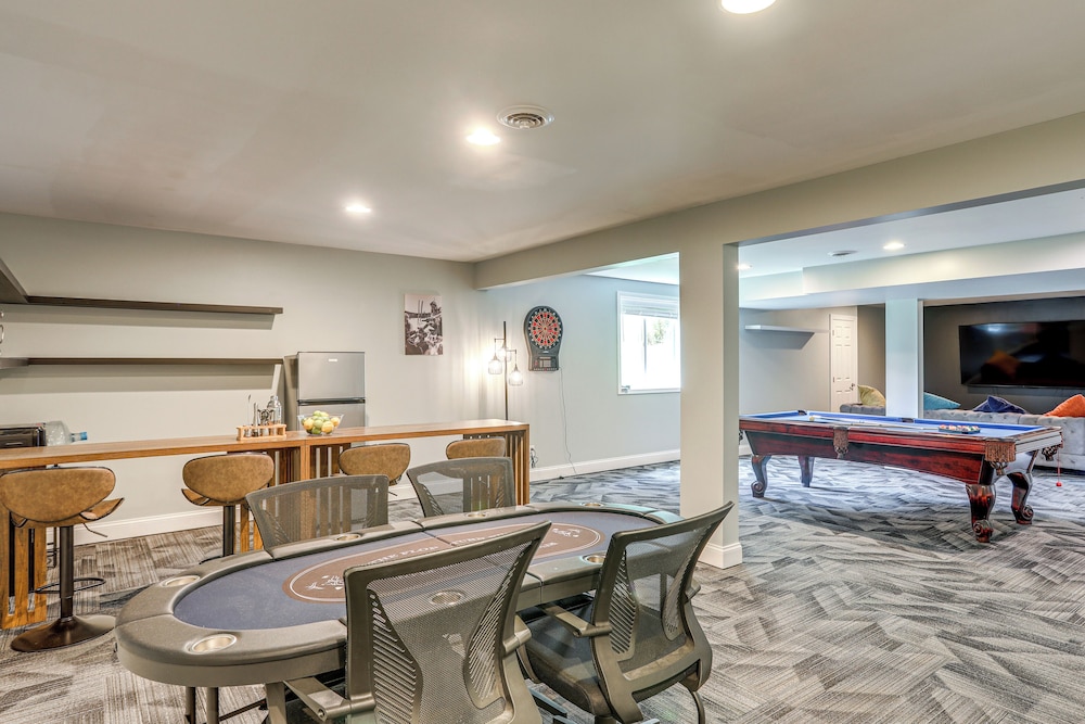 Game Room & Hot Tub: Big Fun in Ellicottville