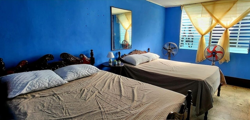 Hostal Cisne House view 3