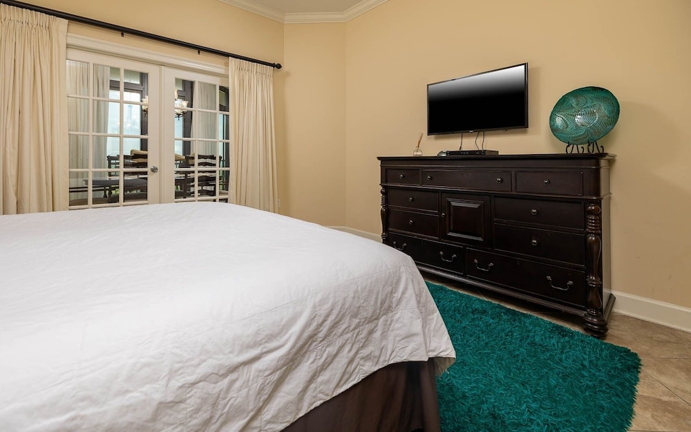 The Oasis 2414 Formerly Phoenix West Ii 2414 3 Bedroom Condo