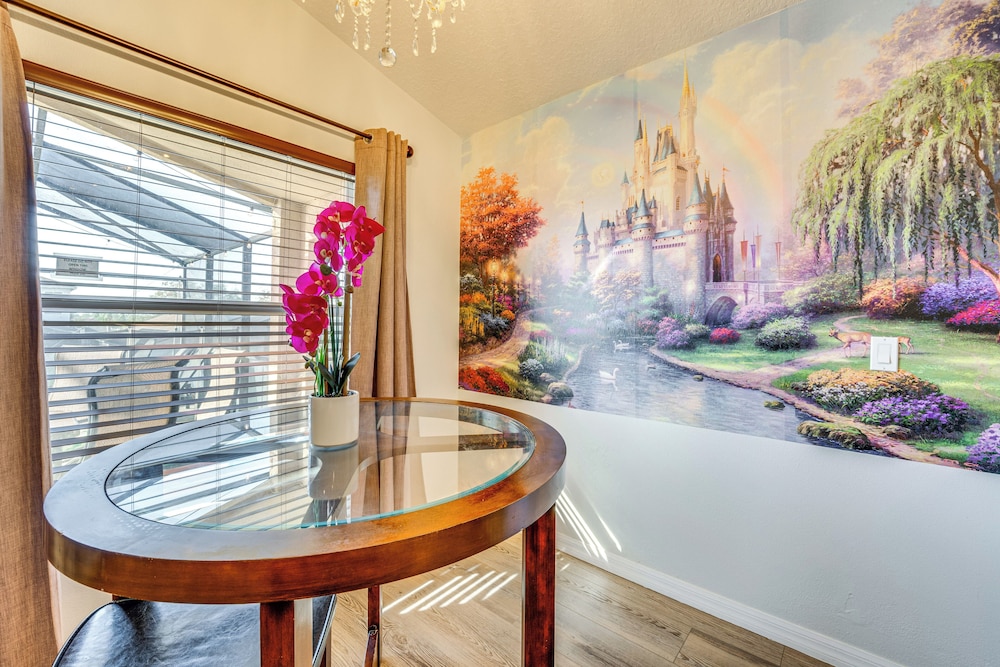 10 Mi to Disney: Family Retreat w/ Game Room!
