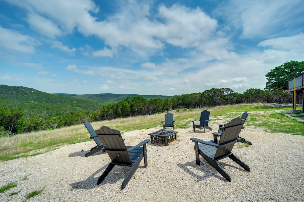 Pet-friendly Hideaway 13 Mi to Leakey