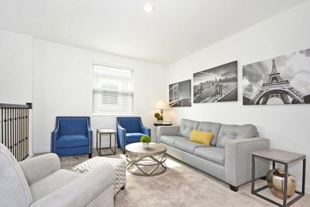 Champions Retreat 5 Bedroom Home by RedAwning