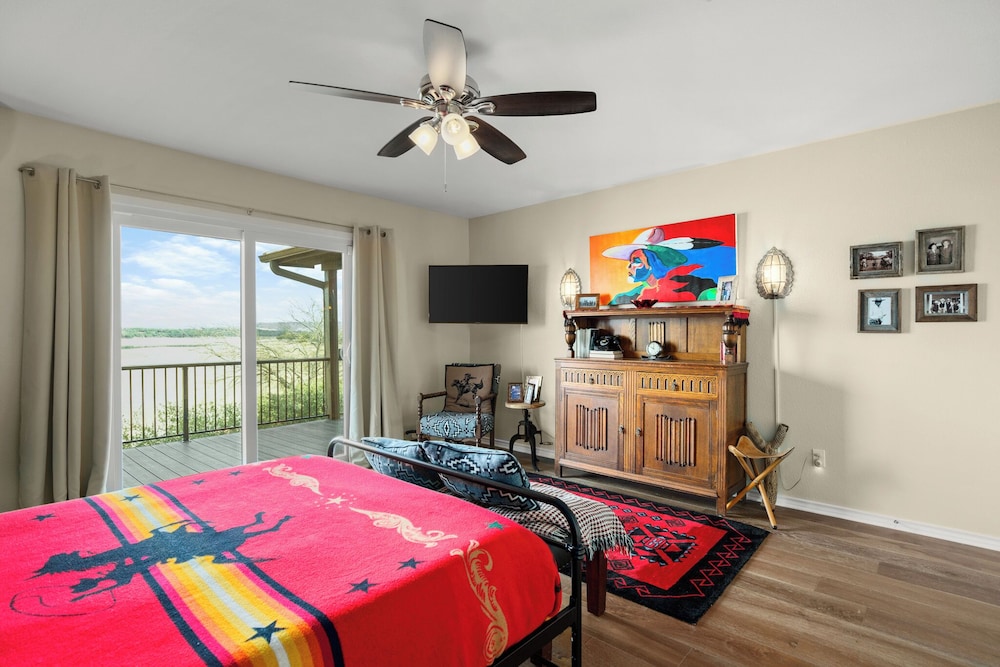 J-bar-j Lodge