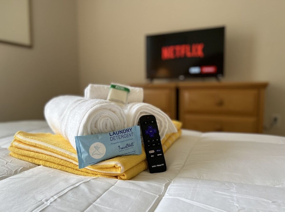 Cozy Davenport Rooms Near Posner Park Shopping & Dining