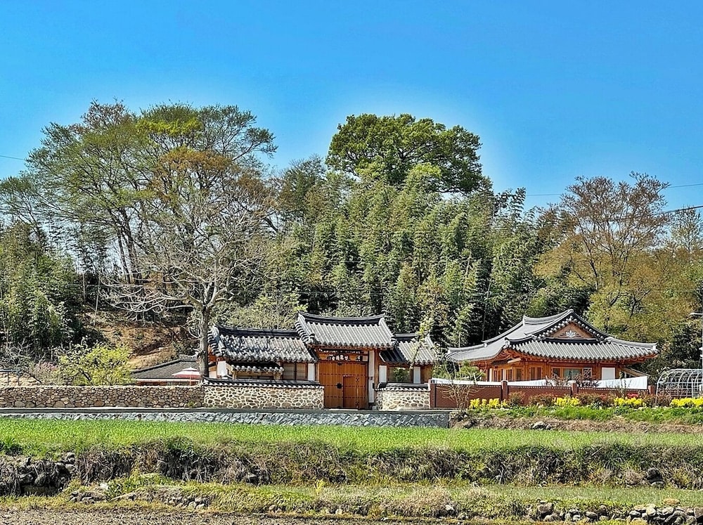 Jukrokjungsa hanokstay