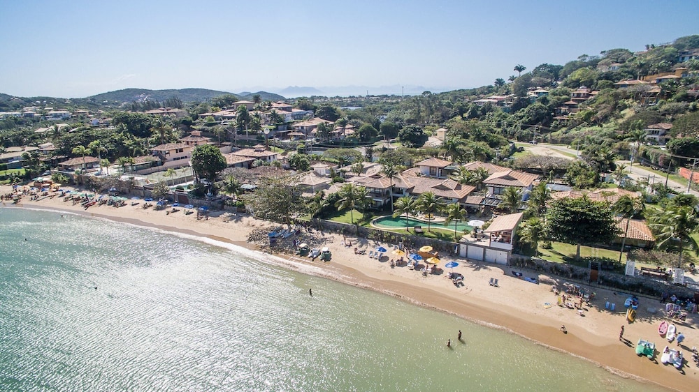 Mansão Exuberante Pé na Areia Ferradura