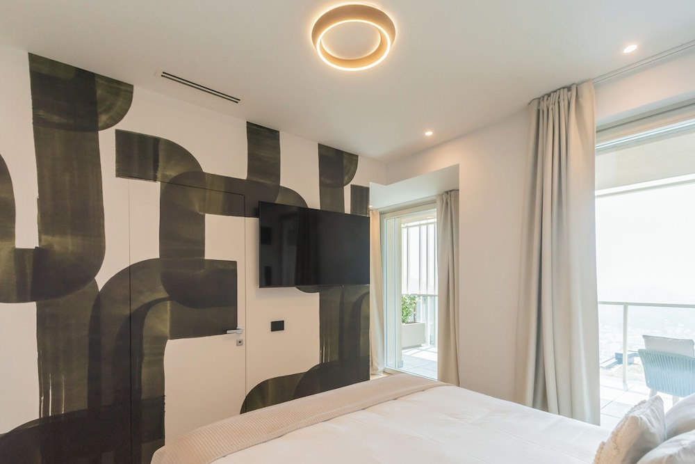 Pureview Luxury Suites, with breakfast & pool by Rent all Como