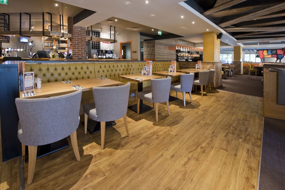 Premier Inn Cirencester, photo 29