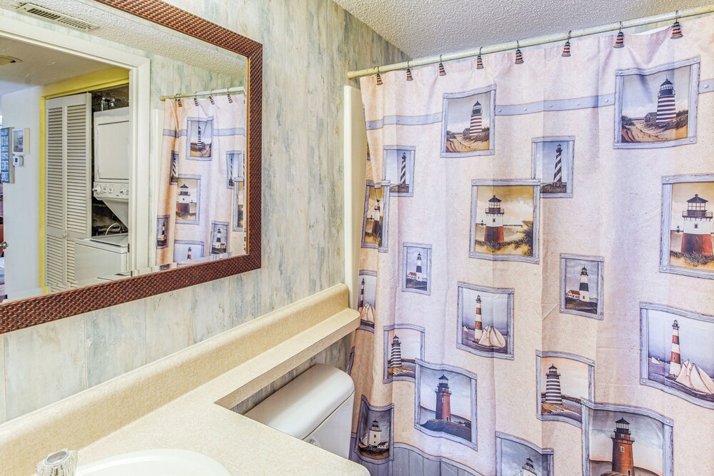 < 1/2 Mi to the Sand! Myrtle Beach Family Condo