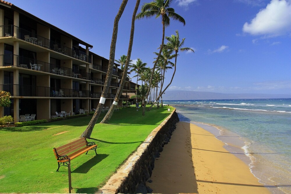 Papakea #g103 2 Bedroom Condo by RedAwning