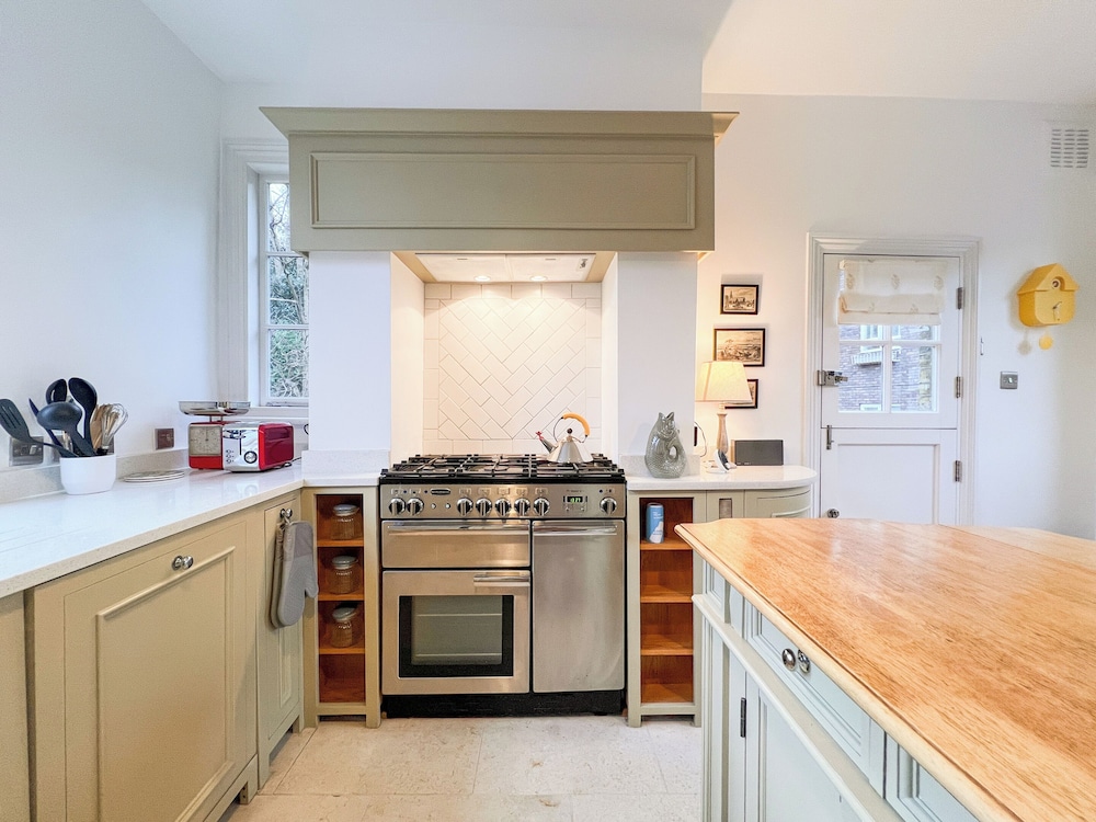 Historic 3-Bedroom Home in the Heart of Greenwich